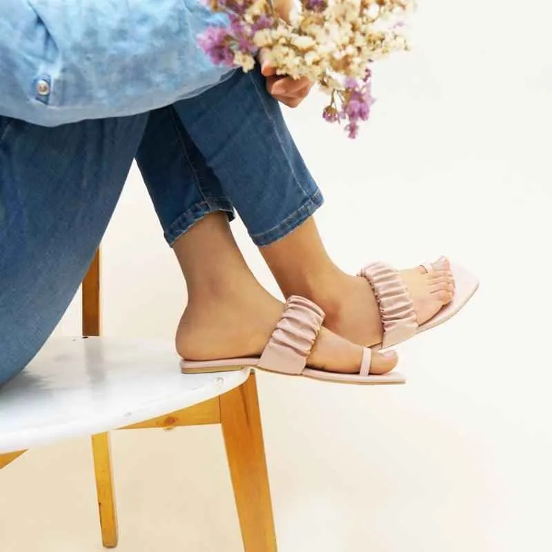 Aloha Ruffle Slides (Nude)