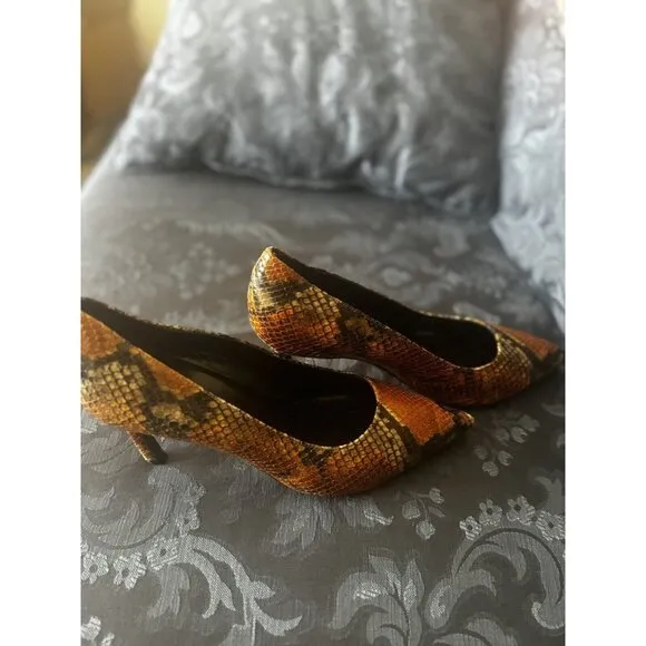 AQUATALIA Leather Snake Print Pointed Toe‎ Heels Size 7.5M