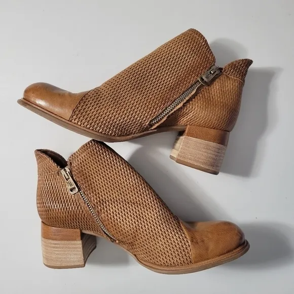 AS98 Tan Leather Woven Ankle Booties