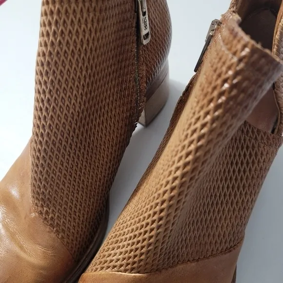AS98 Tan Leather Woven Ankle Booties