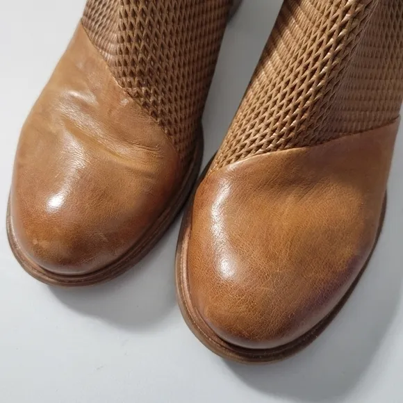 AS98 Tan Leather Woven Ankle Booties