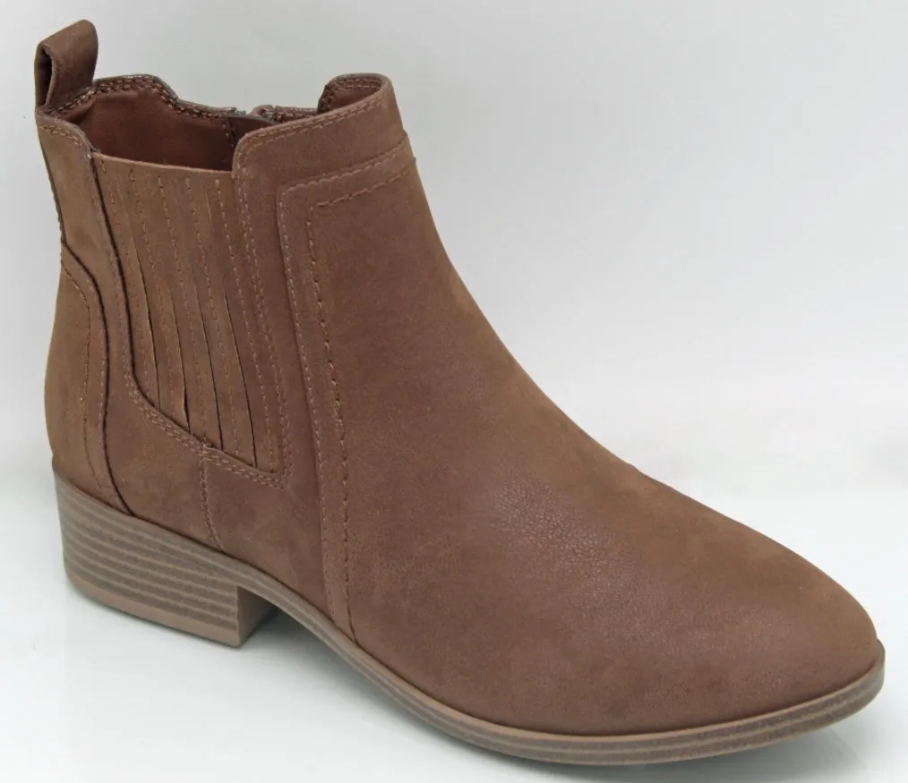 Belle Low Heel Ankle Boot •Brown•