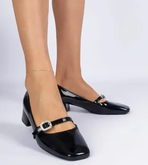 Block heel pumps adorned with zircons