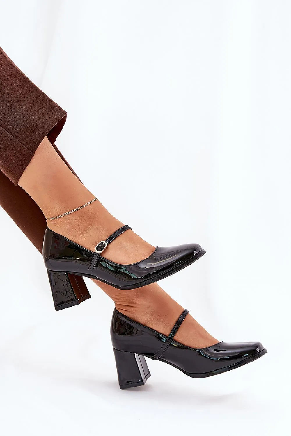 Block heel pumps