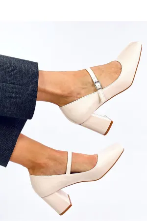 Block heel pumps