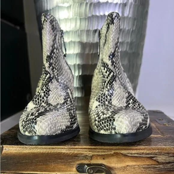 Blondo Elvina Waterproof Block Heel Ankle Booties in Snakeskin Leather