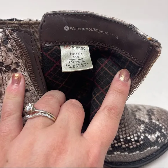 Blondo Noa Waterproof Snakeskin Genuine Leather Ankle Booties Size 6.5