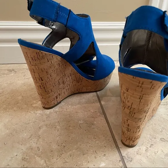 Carlos blue wedges
