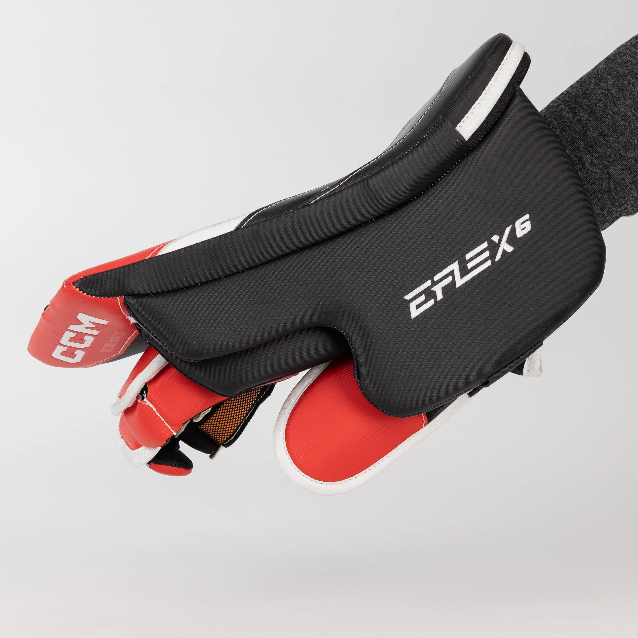 CCM Extreme Flex 6 Senior Goalie Blocker