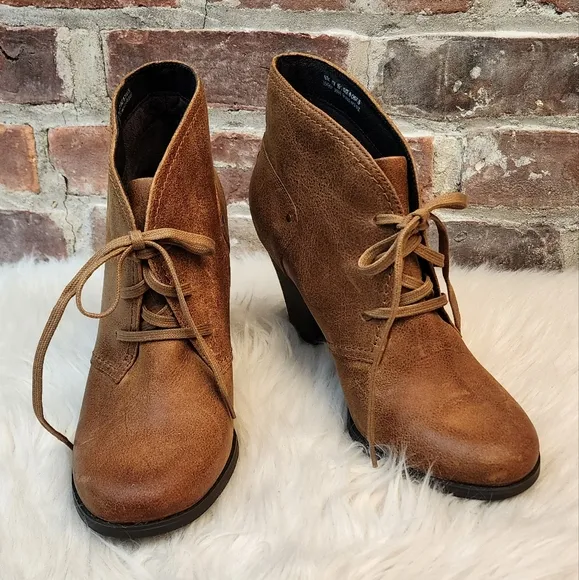 Clarks Artisan Alpine Melt Cognac Leather Booties, Size 11M