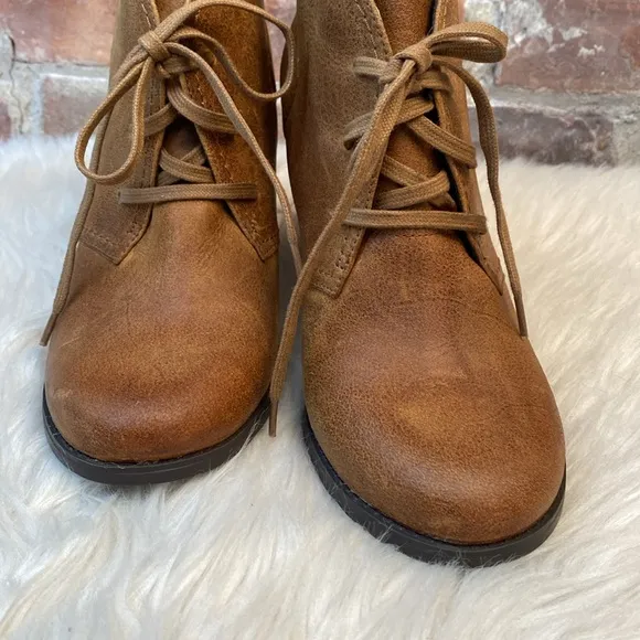 Clarks Artisan Alpine Melt Cognac Leather Booties, Size 11M