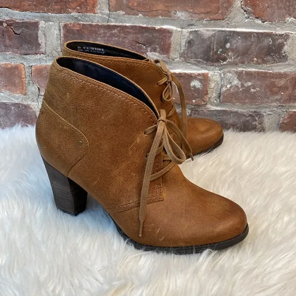 Clarks Artisan Alpine Melt Cognac Leather Booties, Size 11M