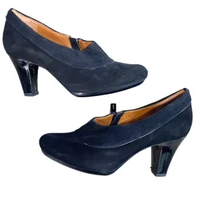 Clarks Black Suede Artisan Society Ascot Pumps l Women’s size 8M Heels