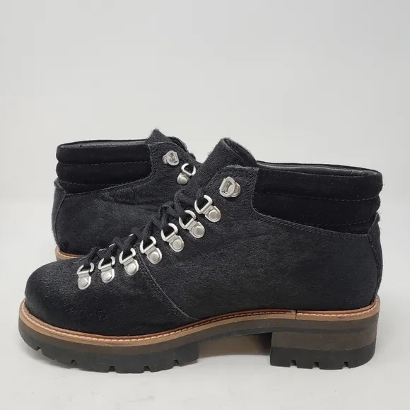 Clarks Orianna Alpine Fur Thick Lug Ankle Booties size 7