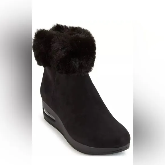 DKNY Abri Wedge Ankle Bootie Size 11