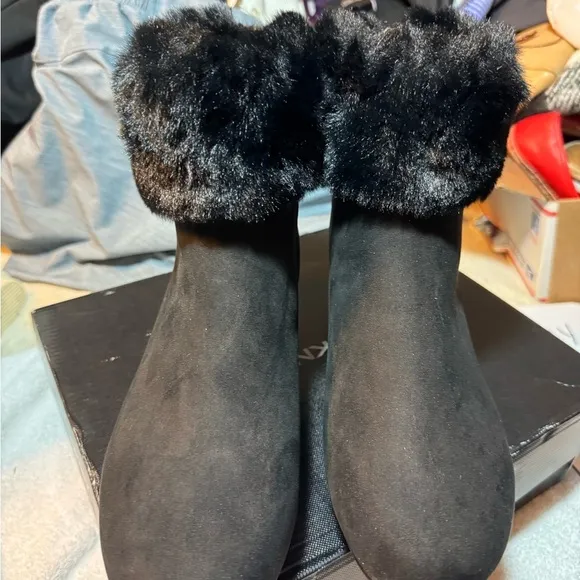 DKNY Abri Wedge Ankle Bootie Size 11