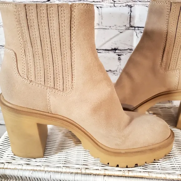 Dolce Vita Caster Platform Camel Tan Suede Ankle Booties Size 8.5