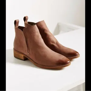 Dolce Vita Tessey Ankle Bootie Brown Faux Leather