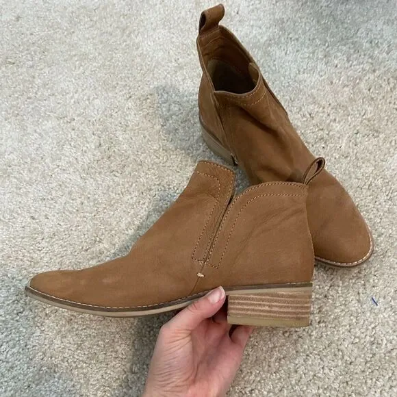 Dolce Vita Tessey Ankle Bootie Brown Faux Leather