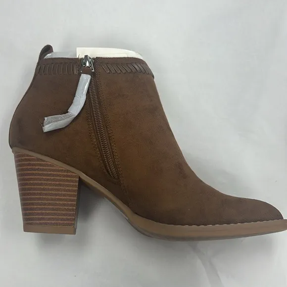 DV8 Brown Jace Zipper Ankle High Bootie Boot -7.5