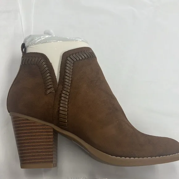 DV8 Brown Jace Zipper Ankle High Bootie Boot -7.5