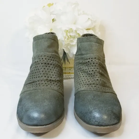 Earth Origins Amanda Green Leather Booties
