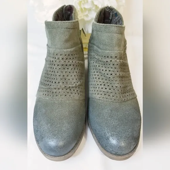 Earth Origins Amanda Green Leather Booties