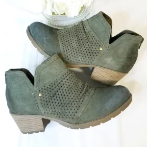Earth Origins Amanda Green Leather Booties