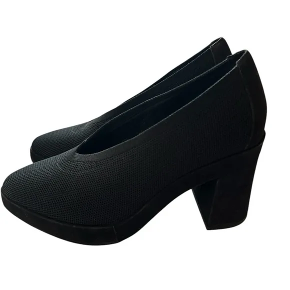 Eileen Fisher Signy Pumps 5.5 Black EUC Block Heels Comfort Travel Knit Capsule