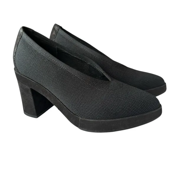 Eileen Fisher Signy Pumps 5.5 Black EUC Block Heels Comfort Travel Knit Capsule
