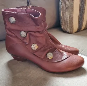 Eric Michael Web shoemakes Women's Boho Pleated Ankle Button Bootie Eu 38 US 7.5