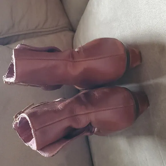 Eric Michael Web shoemakes Women's Boho Pleated Ankle Button Bootie Eu 38 US 7.5