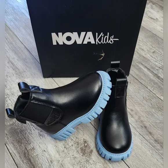 Fashion Nova Kids Mini Chunky Heel Booties