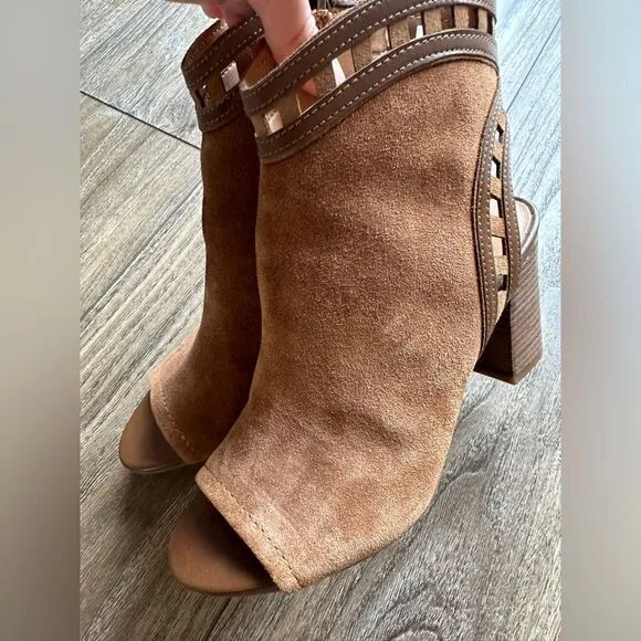 Franco Sarto Cognac Suede Greenwich Peep Toe Cutout Booties || size 6