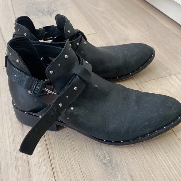 Halogen Black Studded Ankle Booties