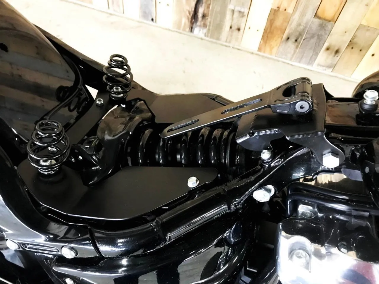 Harley Davidson softail Spring Seat Tractor 2018-2025 15x14 Leather Mounting Kit