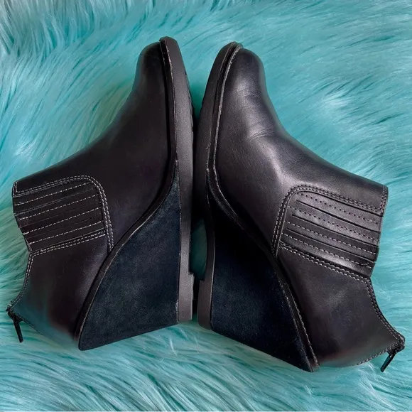HUSH PUPPIES LEATHER Wedge Booties Womens 7.5
