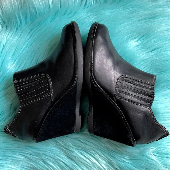 HUSH PUPPIES LEATHER Wedge Booties Womens 7.5
