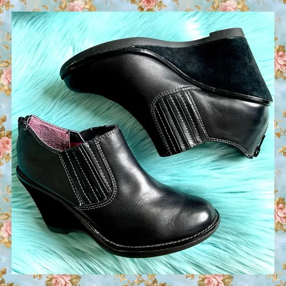 HUSH PUPPIES LEATHER Wedge Booties Womens 7.5