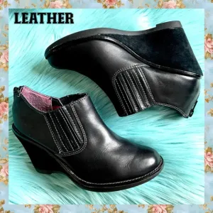HUSH PUPPIES LEATHER Wedge Booties Womens 7.5