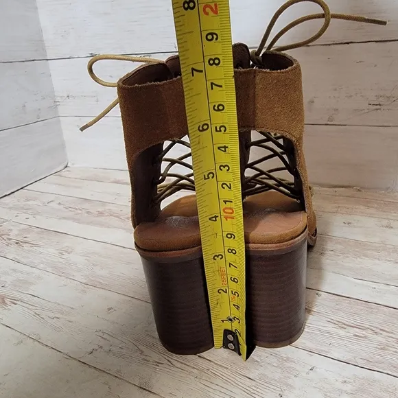 Jeffrey Campbell × Free People NWOB Minimalist lace-up booties