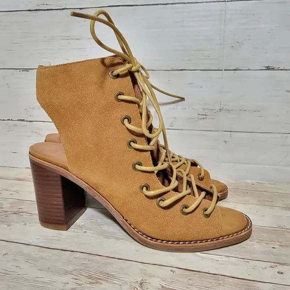 Jeffrey Campbell × Free People NWOB Minimalist lace-up booties