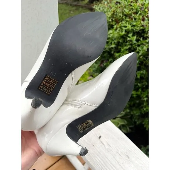 Jeffrey Campbell Muse White Ankle Booties EUC Size 5.5
