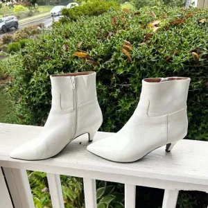 Jeffrey Campbell Muse White Ankle Booties EUC Size 5.5