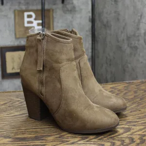 Journee Collection Women's Link Ankle Bootie LINK-CHA-070 Brown 6.5M