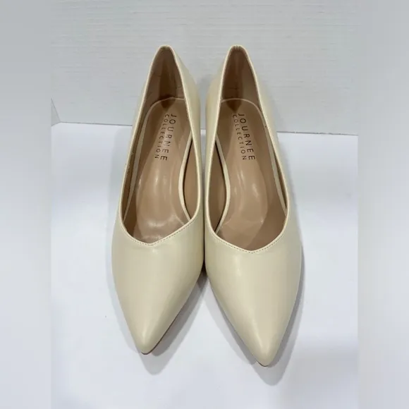 Journee Collection Womens‎ Simonne Pointed Toe Block Heel Pumps. Size: 9.5WD