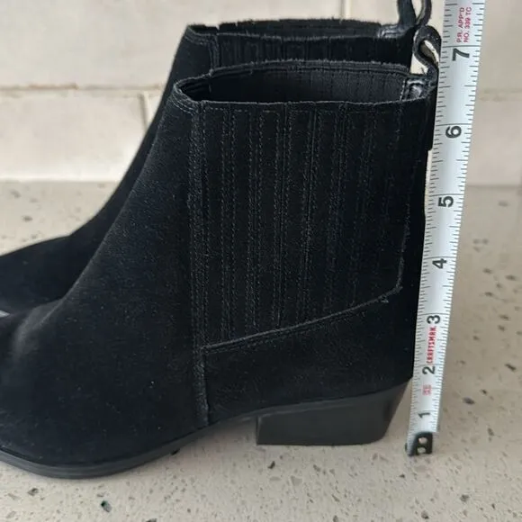 MARC FISHER LTD Black Suede Leather Ankle Booties Pointed Toe Pull On Size 6 EUC