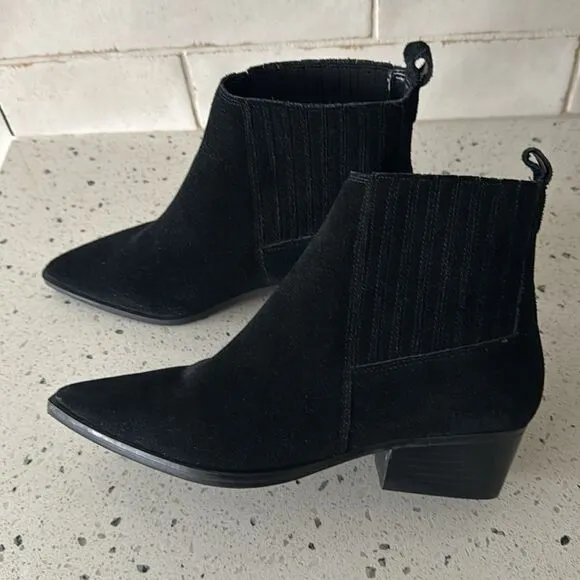 MARC FISHER LTD Black Suede Leather Ankle Booties Pointed Toe Pull On Size 6 EUC
