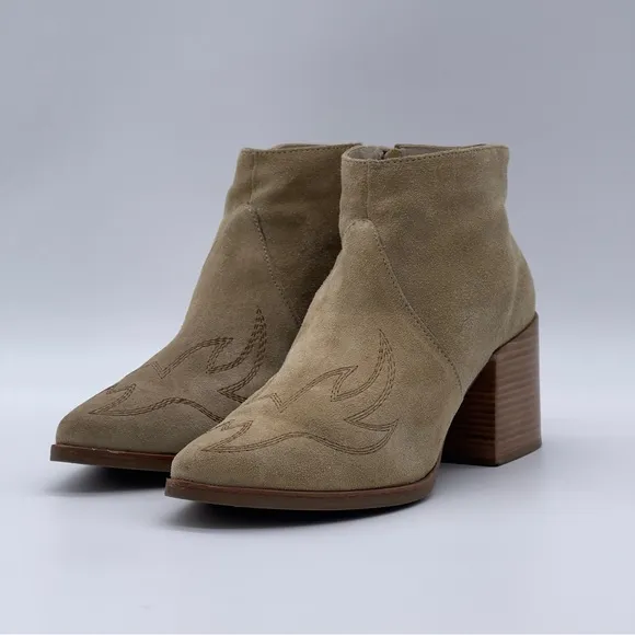 Matisse Vox Tan Suede Ankle Booties.
