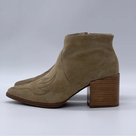 Matisse Vox Tan Suede Ankle Booties.